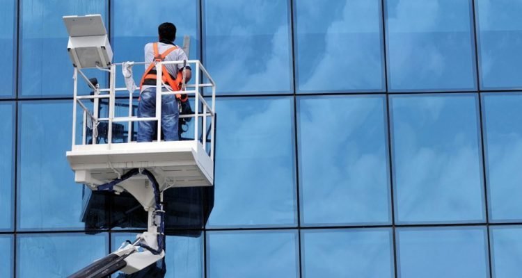 How To Get A Good Window Cleaner in Adelaide