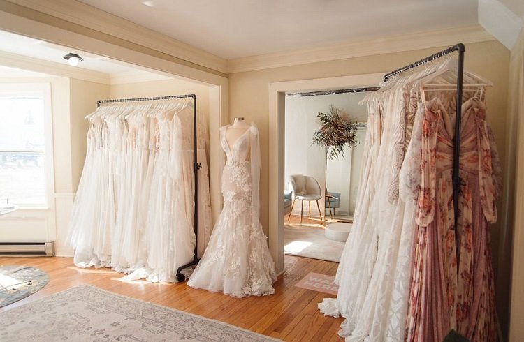 How To Make Wedding Dress Shopping A Special Occasion?